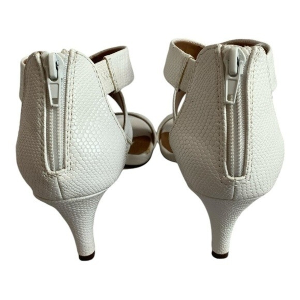 Style & Co White Leatherette Low Heel Sandals Women's Shoes Size 5.5 Stiletto - Picture 8 of 9